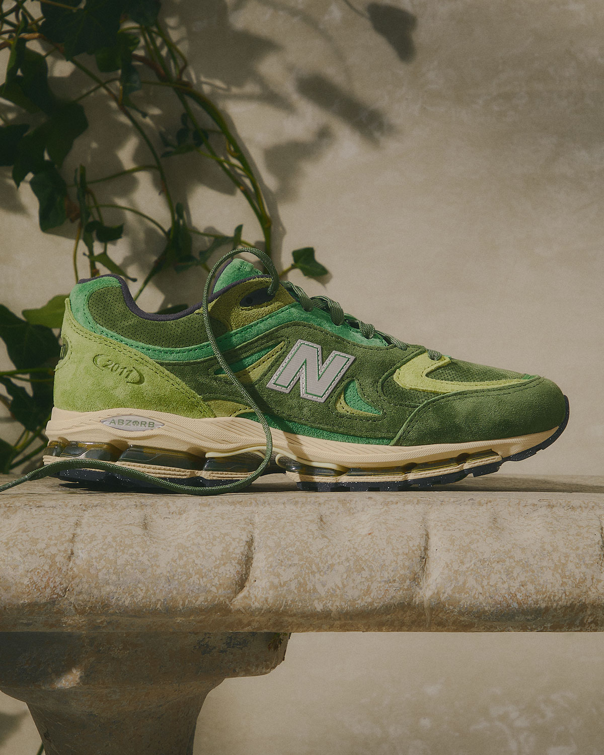 Kith × New Balance 2011 Leaf Green 公式プレス画像 (Ronnie Fieg 15周年記念)
