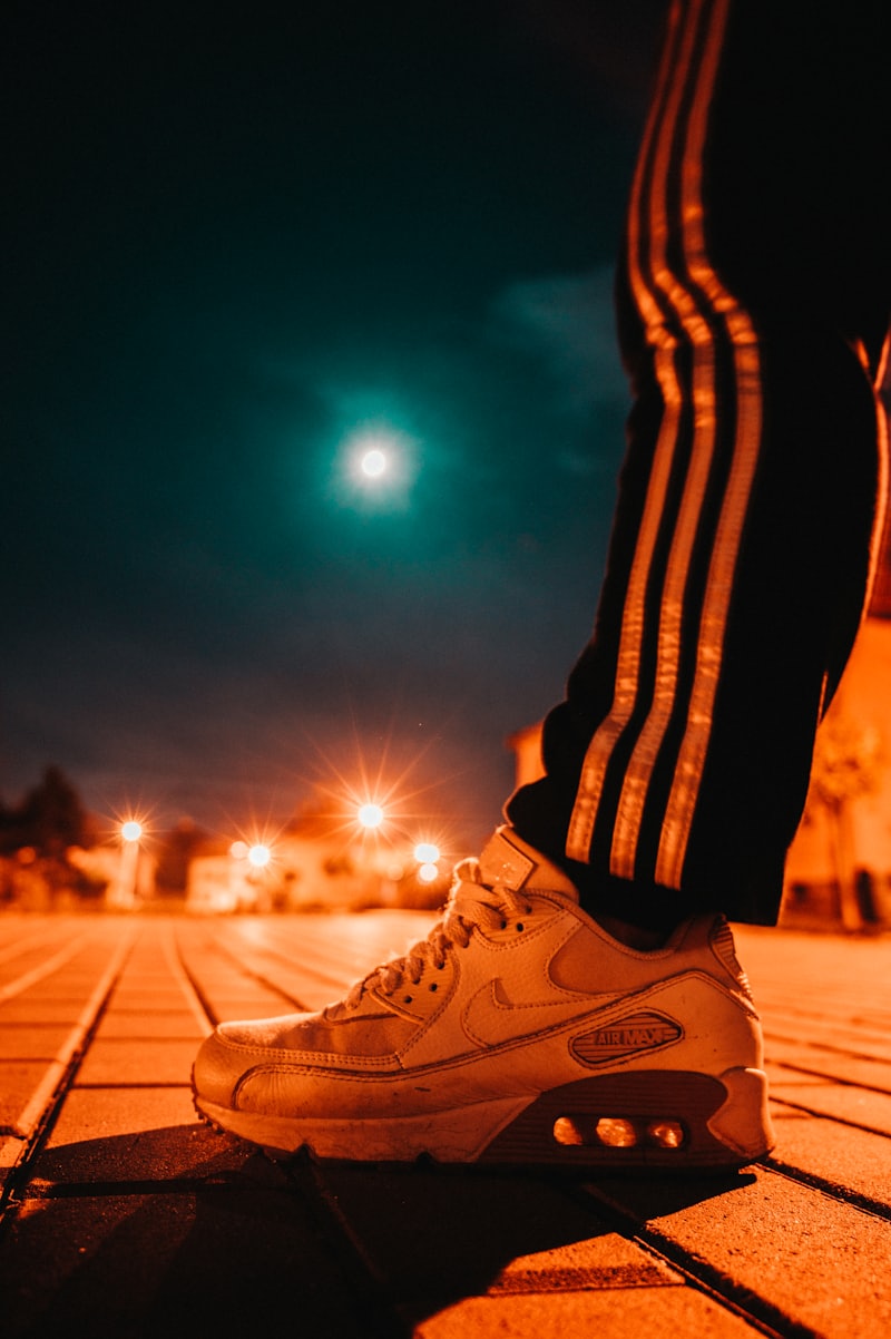 トラヴィス・スコットが Nike Moon Shoe コラボモデルを初披露