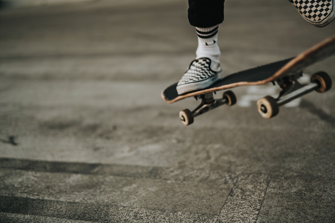 BAPE®とVansがKnu Skoolをベースにした最新コラボシューズを発売